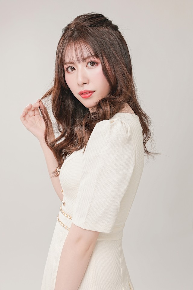 弓坂 桃葉プロフィール写真2